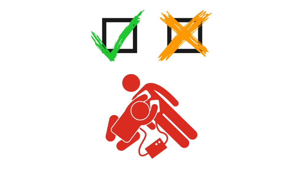 Deux cases, une verte cochée et une orange croisée, avec icône rouge d'agression.